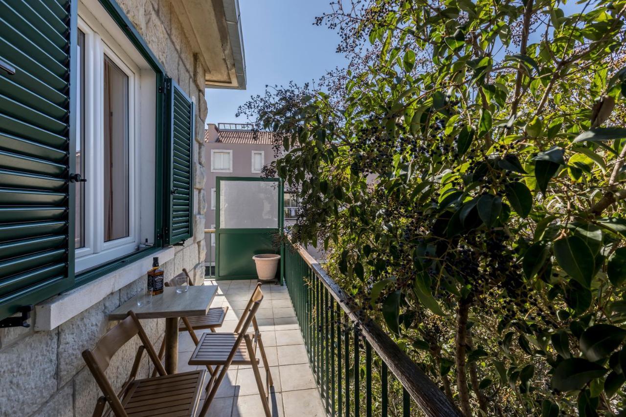 Ferula, 3 Bedroom Near Bacvice Apartman *