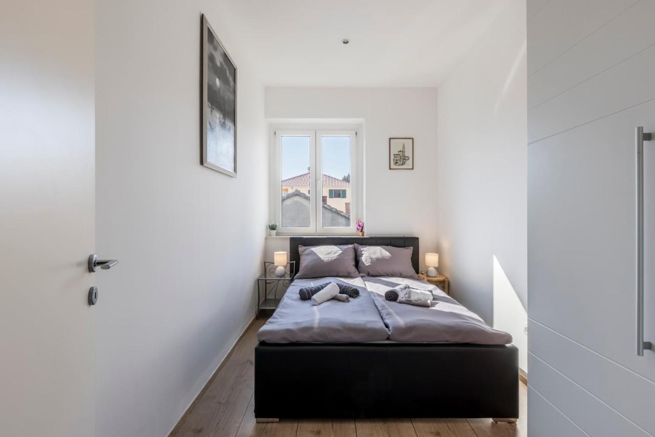 Ferula, 3 Bedroom Near Bacvice Apartman